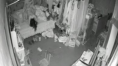 精挑细选补漏家庭摄像头破解入侵真实偸拍男女各种激烈性生活出租房情侣上演教科书式性爱 (25)